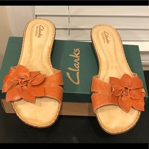 Clarks flat sandals